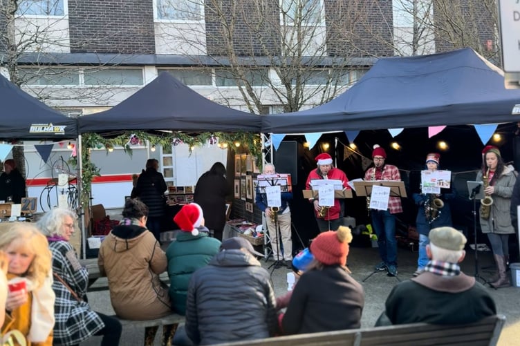 Blow you horn! It's Xmas!