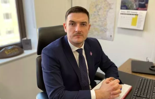 Sort out chaotic ambulance pressures says Shadow minister