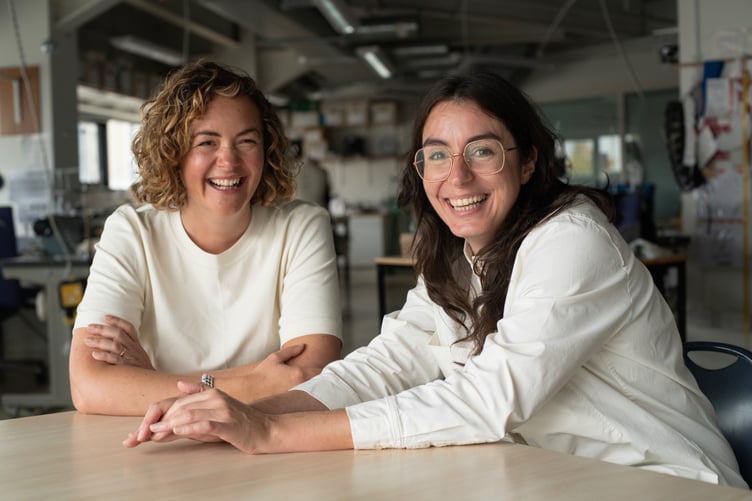 Sarah Crabtree and Adele Thomas Photo credit Jon Pountney 2524