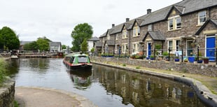 Politicians call for 'urgent action' to save canal