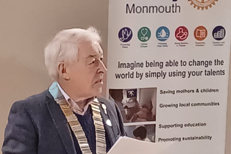 Drewe Lacey addressing the meeting