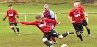 Mawr make merry, as Crick hold leaders