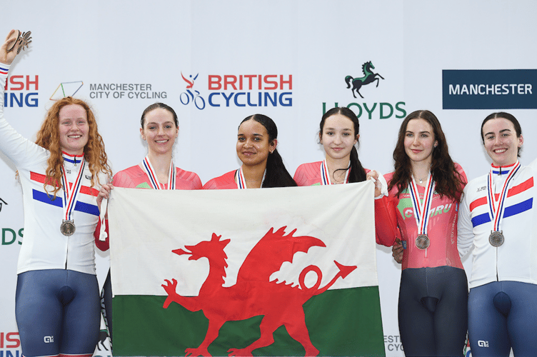 Lowri Thomas, right, with Bronwen Howard-Rees, second from left, and other medallists. Photo: British Cycling