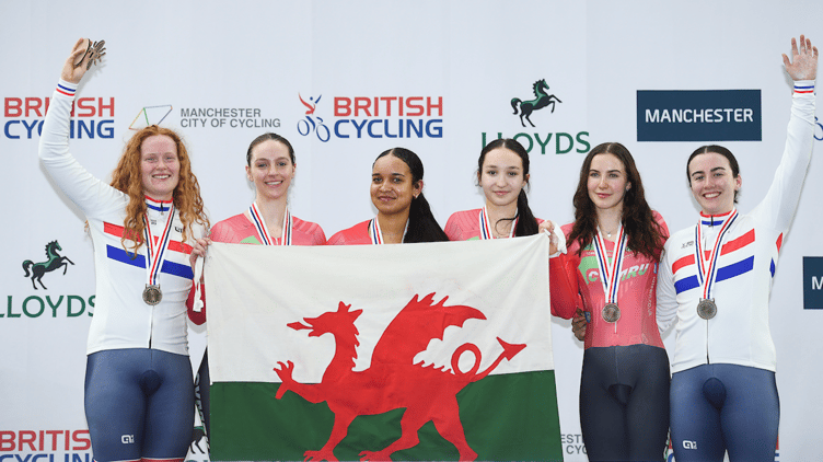 Lowri Thomas, right, with Bronwen Howard-Rees, second from left, and other medallists. Photo: British Cycling