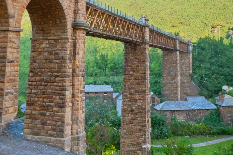 Talking of bridges, and who doesn’t like a good story about a bridge, just check this bad boy out! It’s the Lydbrook Viaduct. They certainly don’t build things out of quality stone like that anymore do they sir? Nowadays it’s all absorbing bricks and drip trays. In 1872 when the foundation stone was laid for this awesome piece of architecture they were building things to survive the battering of a million storms. Sadly the viaduct, which linked the Severn and Wye Railway system in the Forest of Dean and the Ross and Monmouth Railway at Lydbrook was demolished in the 1960s. You can always bet your bottom dollar that what nature can’t destroy, man can!
