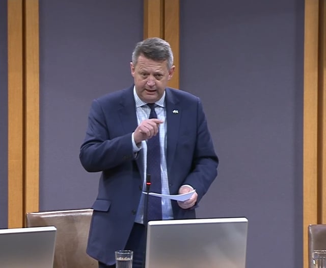 Labour politician criticises response to report on culture cuts