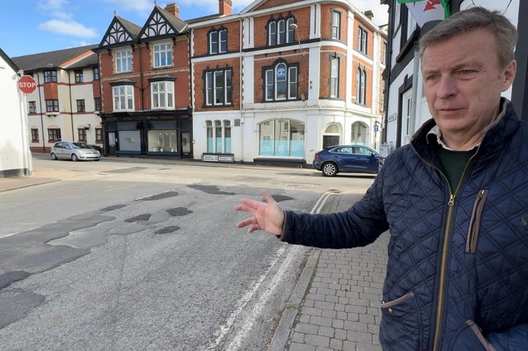 Tony Kear Usk potholes