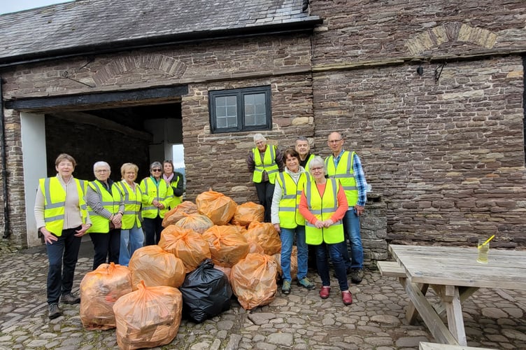 LLanvihangel Crucorney litter pickers