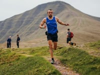 Stellar Dellar takes Cribyn fell race 
