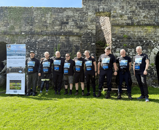 Choir to ditch tuxedos for charity challenge
