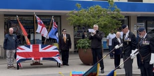 
VE Day bench unveiled in Frogmore Street 
