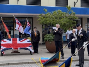 
VE Day bench unveiled in Frogmore Street 
