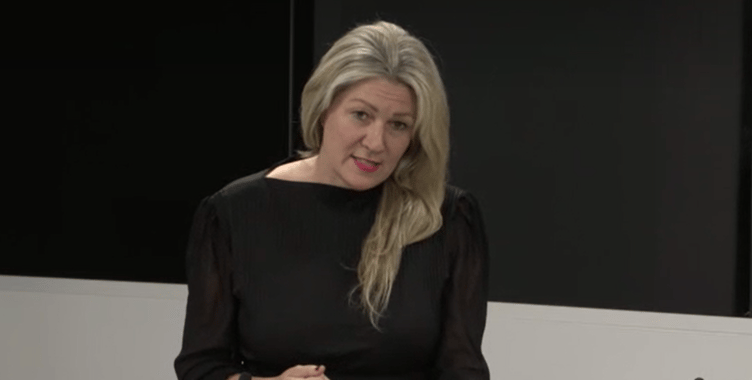 Laura Anne Jones raises 10mph proposals in the Senedd.