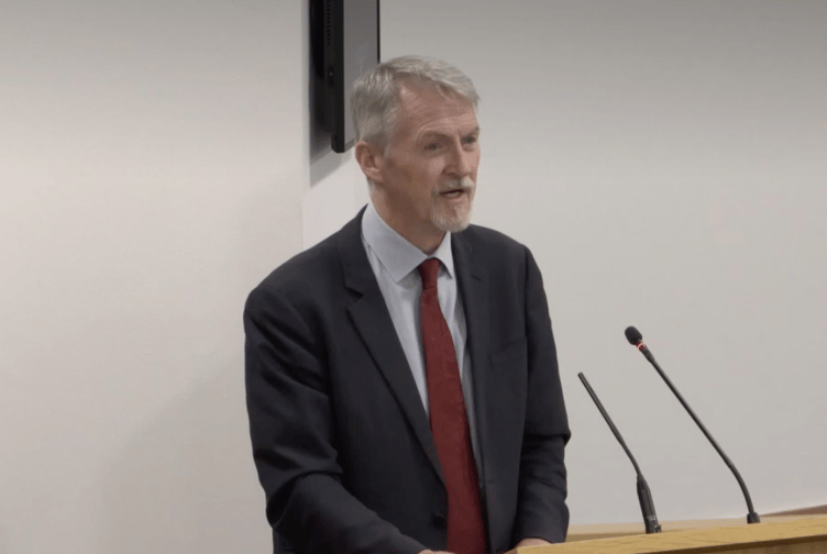 Deputy First Minister Huw Irranca-Davies, who has responsibility for rural affairs, faced tough questioning in the Senedd over bluetongue policy