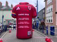 

WATCH: Welsh Ladies football shirt runs riot in Aber 
