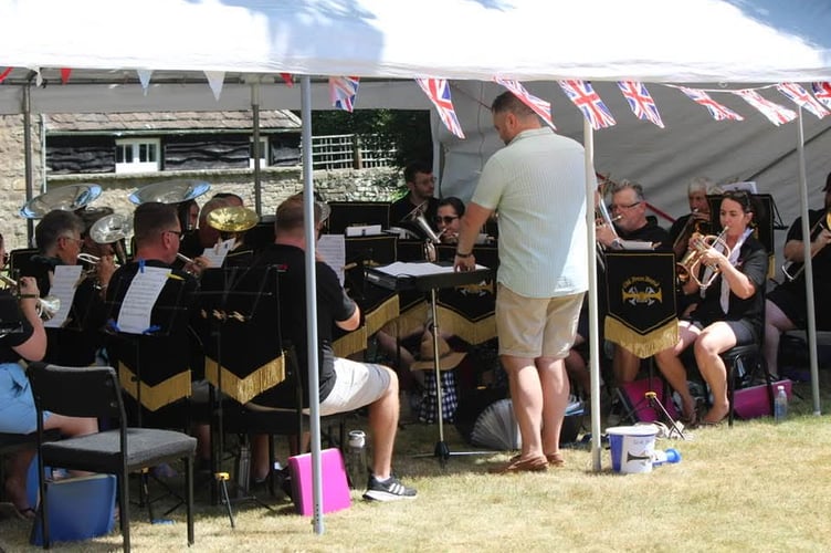 Usk Band
