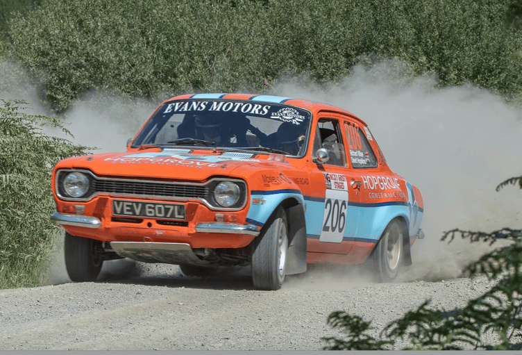Dave Hopkins powers through the dust in the Nicky Grist Stages