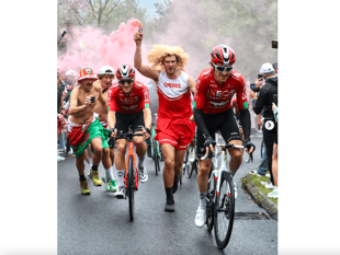 Fans flock to say farewell to Geraint as Tour rolls through county