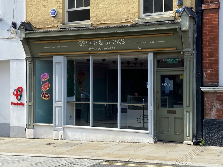 The Bubbles tea shop was stripped of all its signage except doughnuts in the window after it shut last year, reverting to its previous appearance as the Green and Jenks Gelato House