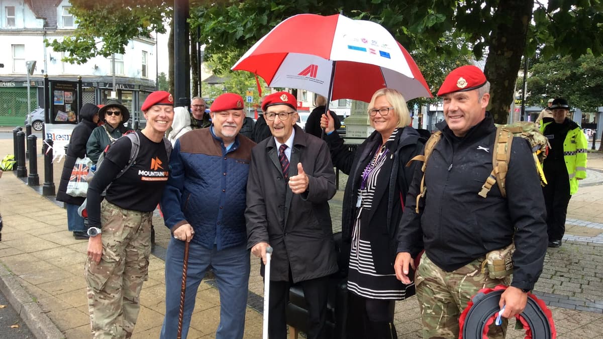 Darren Goes the Extra Mile in Honour of 1916 Welsh Heroes | Abergav...