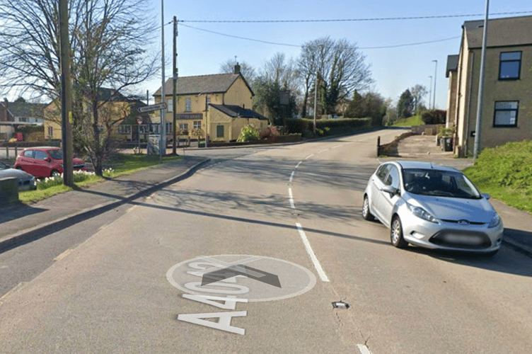 A4042 Goytre