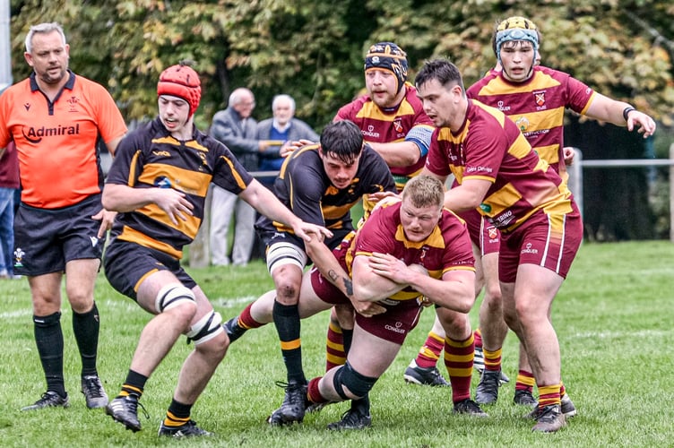 Abergavenny pile on the pressure against St Albans