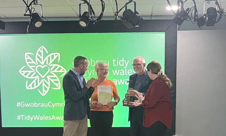 Owen Derbyshire (Chief Exec Keep Wales Tidy), Kathy Hague and Mike Hodges (KAT), and Anne Hinchey (Group Chief Exec Wales and West Housing).