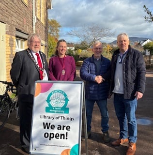Mayor Philip Bowyer, Cllrs Bryony Nicholson and Tudor Thomas at Benthyg Abergavenny