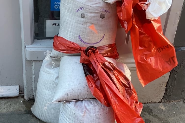 Sandbag snowman