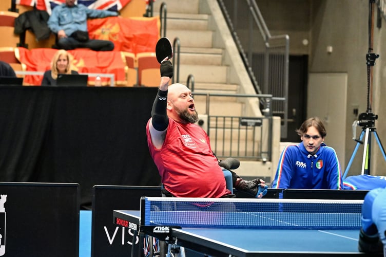 Rob Davies final winning point