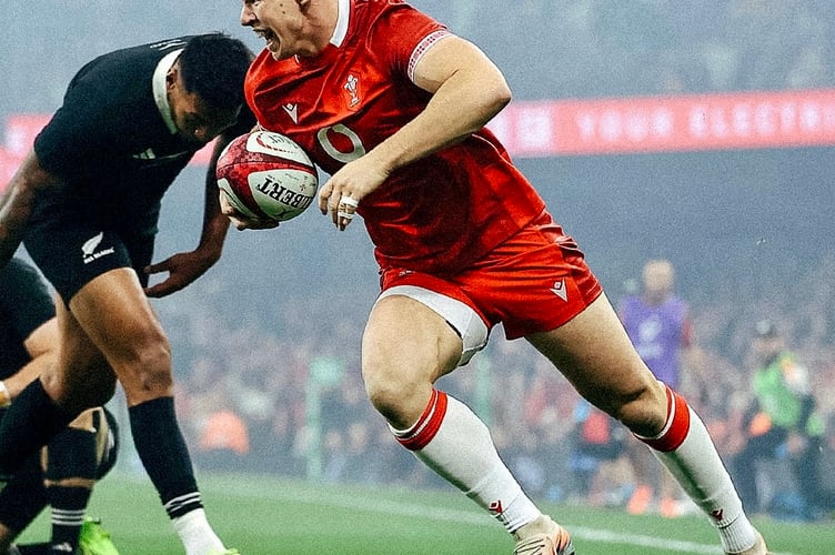 Hat-trick hero Tom Rogers goes over for Wales