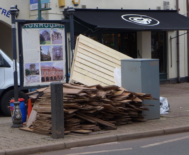 Government "disadvantaging" flood-hit businesses