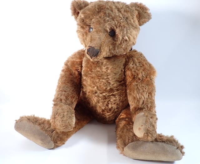 Rare jewellery at Smiths Newent auction