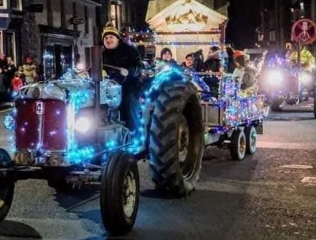 Festive tractors to rumble round town roads this Saturday 