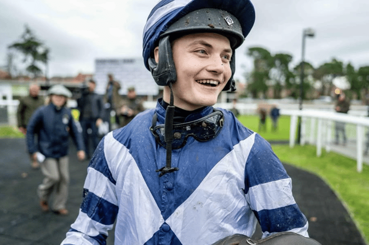 Amateur jockey Harvey Barfoot-Saunt secured his second win