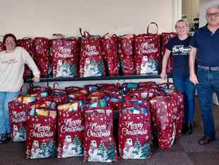 Charity delivers Christmas hampers to local veterans