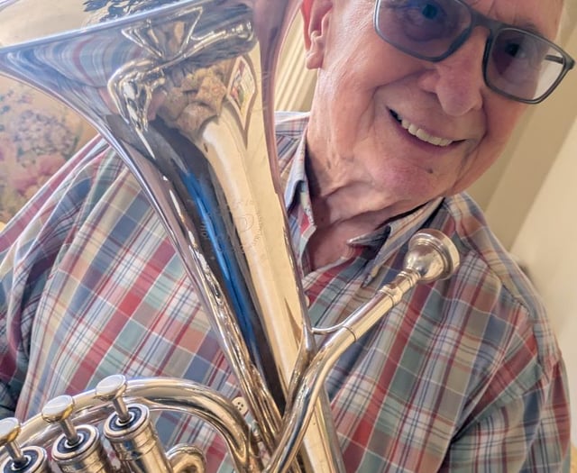 Eric continues Abergavenny's Christmas tradition with Salvation Army 