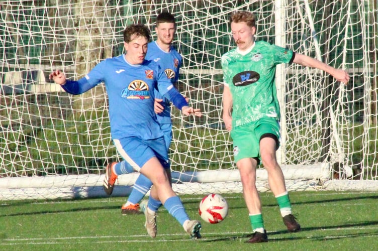 It proved chilly all round for Aber Town as Philly froze the 10-man Pennies out 3-0  