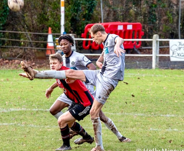 Clydach Wasps sting Cefn with four-goal victory 