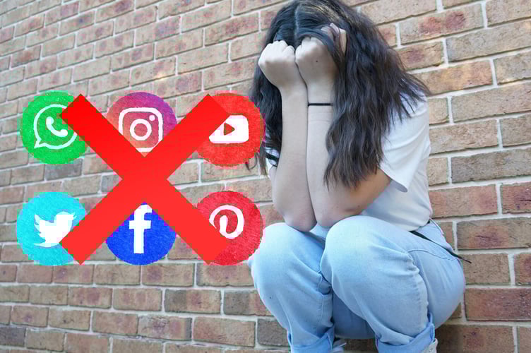 Questions raised over potential social media ban in U16s