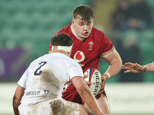 Dragons duo help Wales to fifth-place play-off at World U20s
