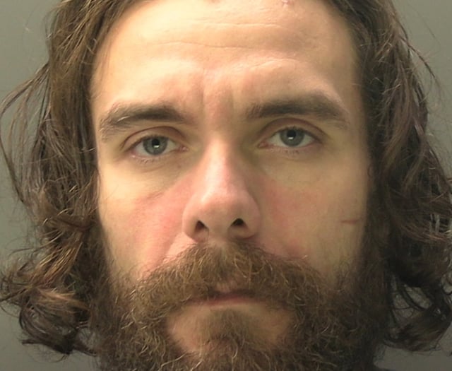 £10,000 reward offered in hunt for man over attack outside pub