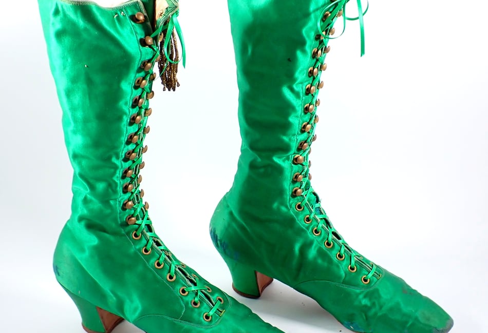 Packed catalogue for March sale at Smiths