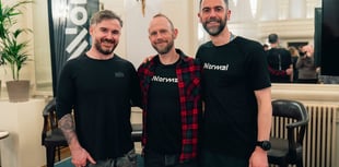 
Sell-out crowd welcomes ultra runner Damian Hall to Abergavenny
