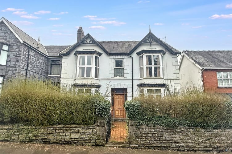 fabulous, four bedroom Victorian house, with two room cellar, in the town of Aberdare in South Wales