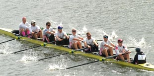 Robbie storms to centenary victory with world champions