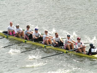 Robbie storms to centenary victory with world champions
