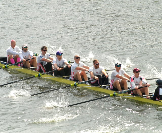 Robbie storms to centenary victory with world champions