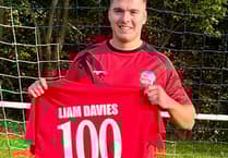 Ten-man Wasps' wings clipped by Caerleon