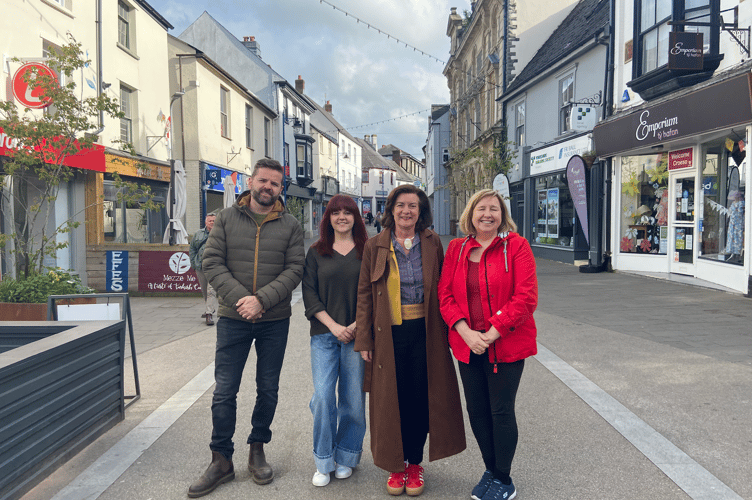 FM with Sir Fynwy Torfaen candidates